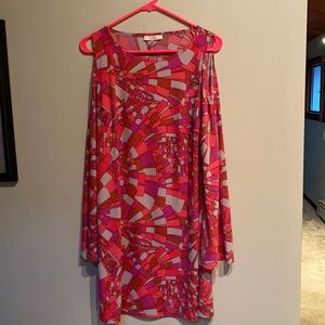 Jersey cold shoulder dress -trumpet sleeves.